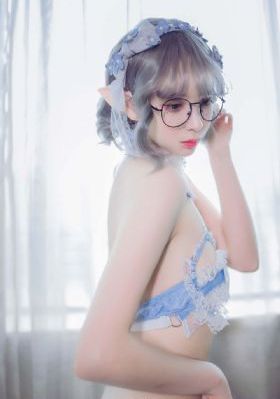 《钢铁魔女》